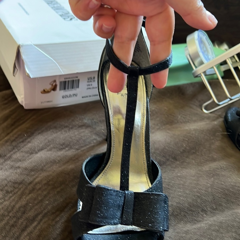 Black sparkly heels Size 8 - Picture 2 of 3